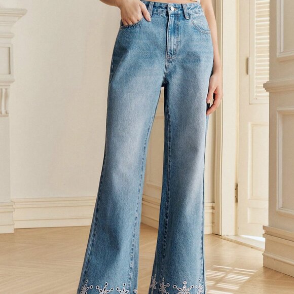 Medium Wash Casual Women's Valentine's Day Floral Embroidered Cowboy Pants - Picture 5 of 6